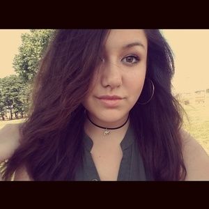 Meet your fellow Posher! 💐🛍❤